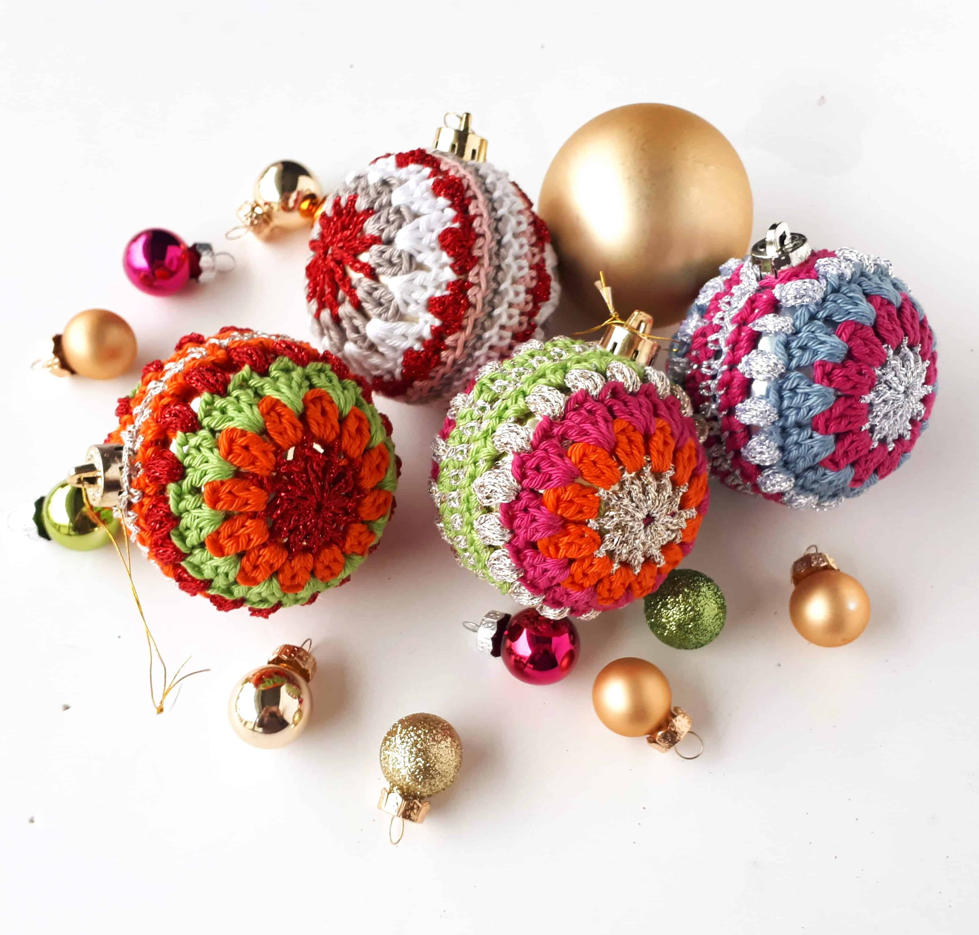 Christmas Baubles that sparkle! FREE Pattern