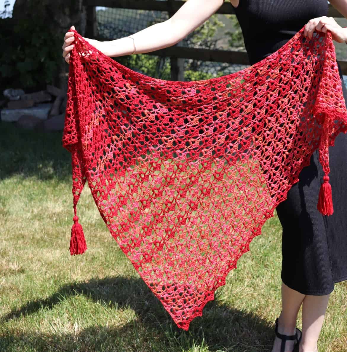 Rua – Free Crochet Pattern for a Lace Triangle Shawl