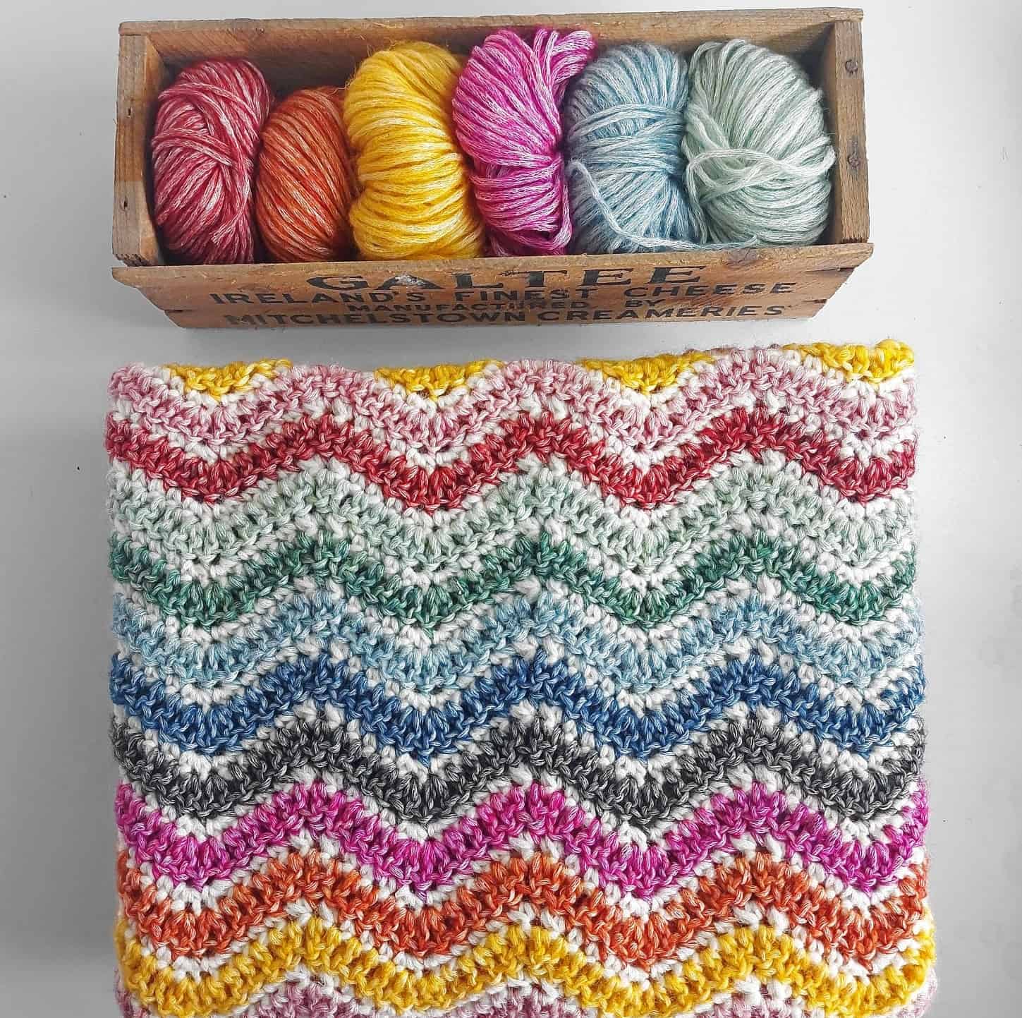 Easy Ripple Crochet Blanket – Sunny Ripple