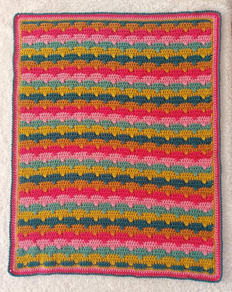 crochet stripe blanket with scallop shells