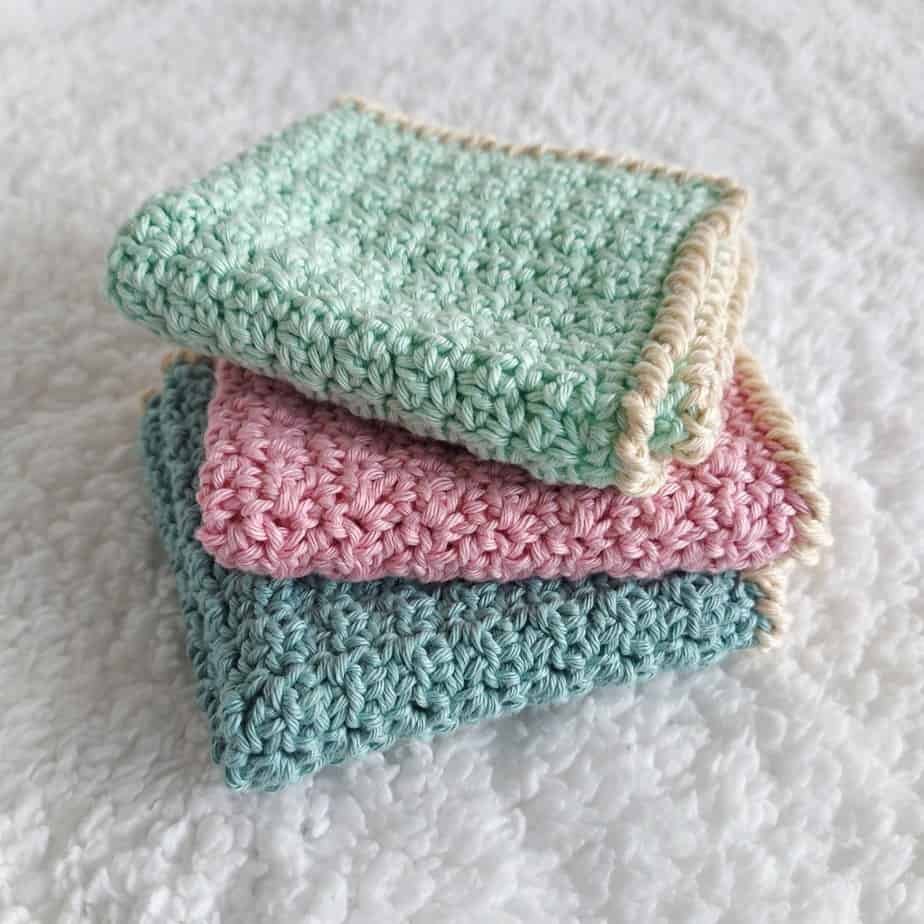 crochet washcloths in pink and green