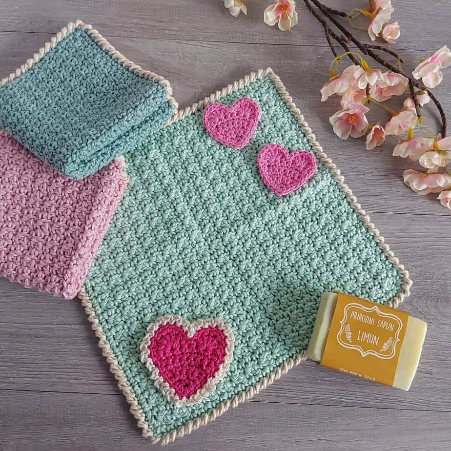 crochet washcloths embellished with crochet hearts