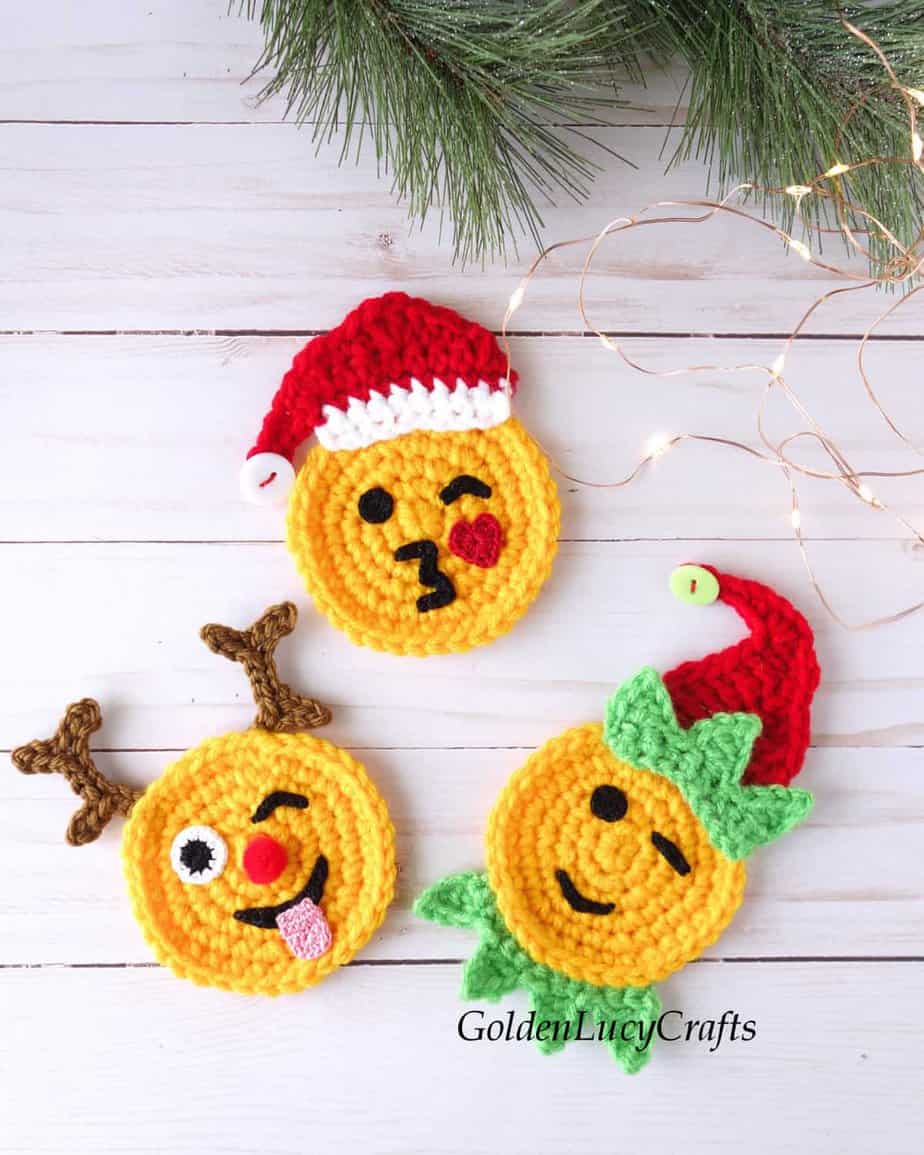 crochet christmas emoji