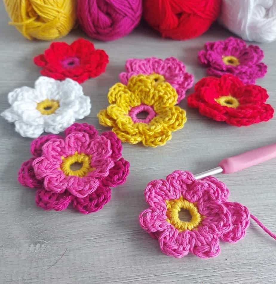 crochet flowers and hook