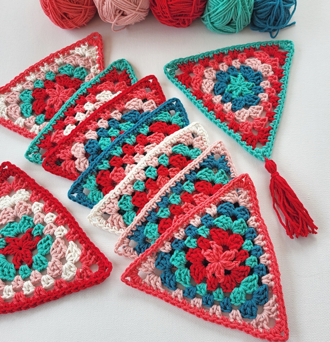 Granny Joy: Crochet Christmas Bunting Free Pattern