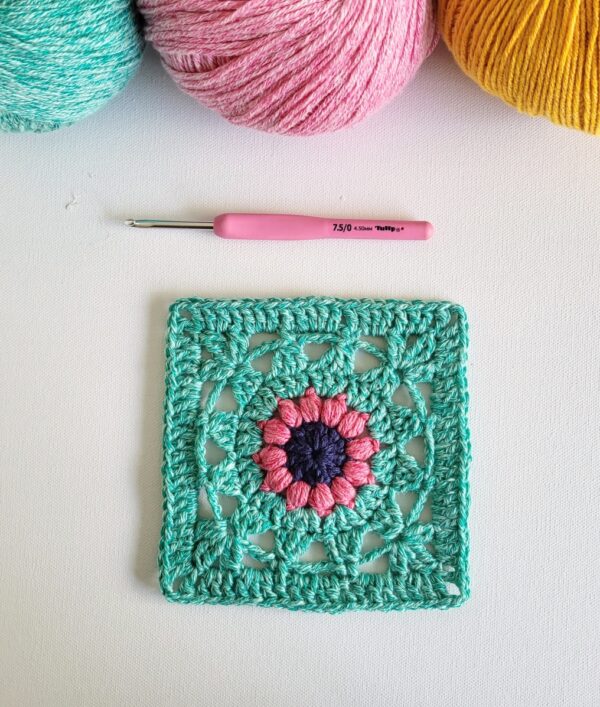 Square Patterns Flowers Beautiful Free Flower Square Crochet Pattern Tutorial - Annie Design ...