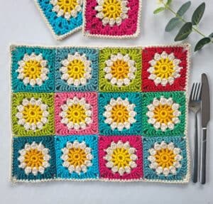 15 Cheerful Free Crochet Patterns for Sunflower Granny Squares - Annie ...