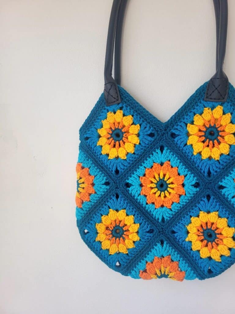 how-to-crochet-a-daisy-granny-square-bag-free-pattern-annie-design