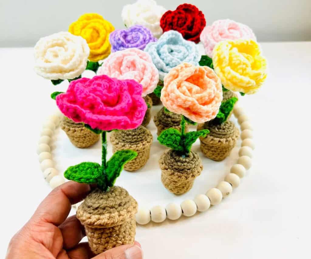 Crochet Roses Two Color 16 Exquisite Free Crochet Rose Patterns + Inspiring Project Ideas ...