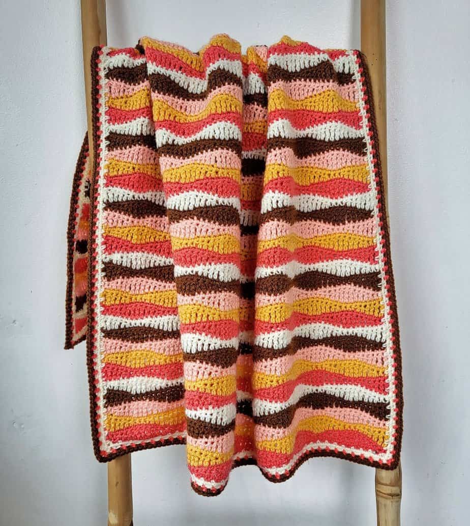Retro waves - free vintage inspired crochet baby blanket pattern