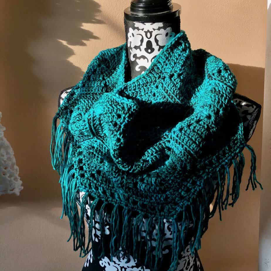 rrich teal crochet cowl using hexagons