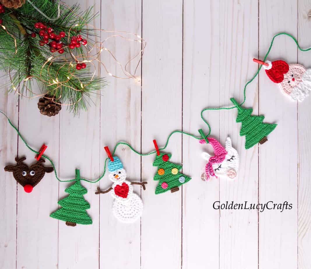 Crochet Christmas Garland by Golden Lucy Crafts