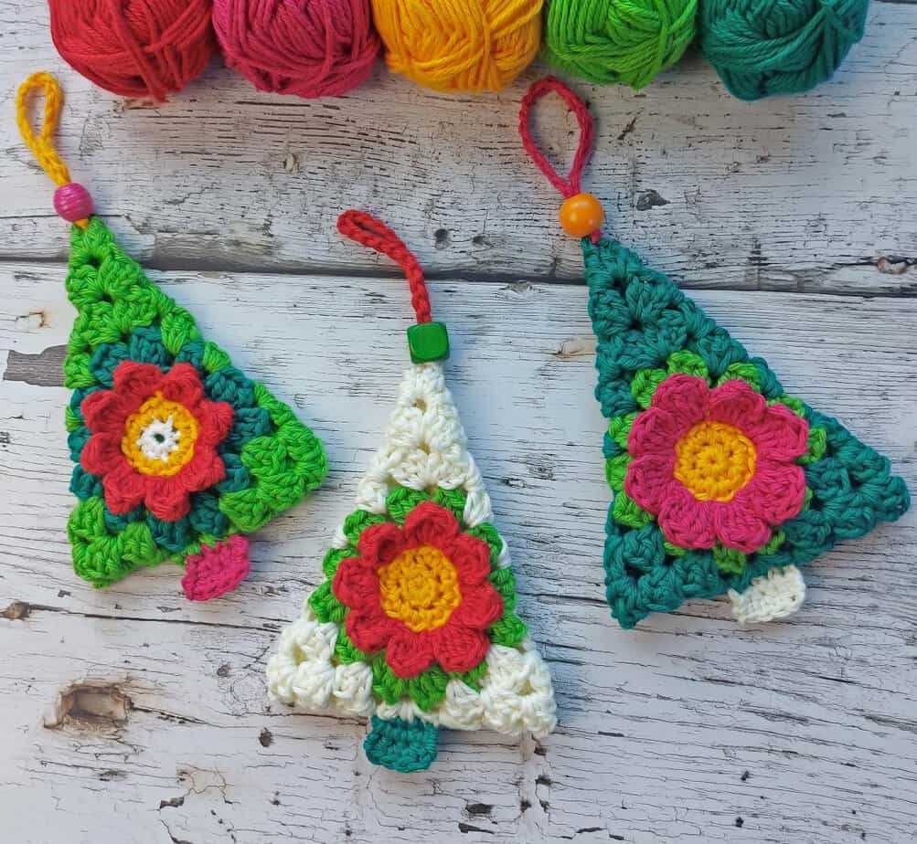 Festoon Crochet flower Christmas tree - a free pattern